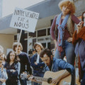 L'UNE CHANTE, L'AUTRE PAS Image 2